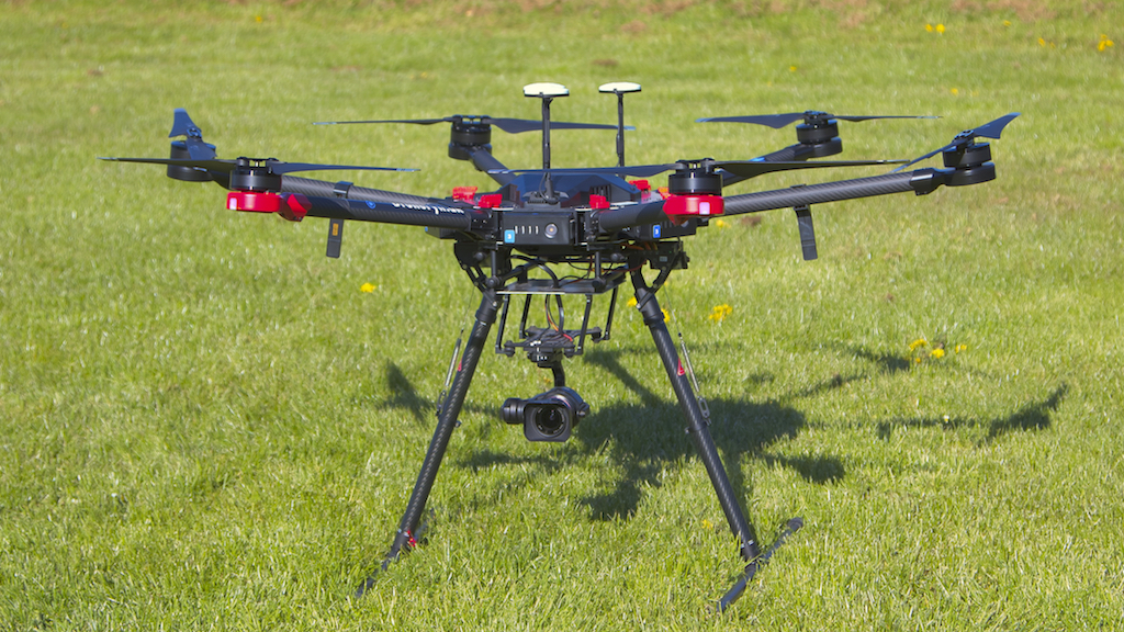DJI Matrice 600 Billede af vores DJI Matrice Pro 600 med andet kamera